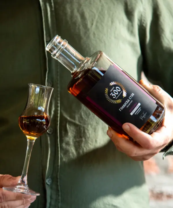 Moravka Golijska suza u ruci